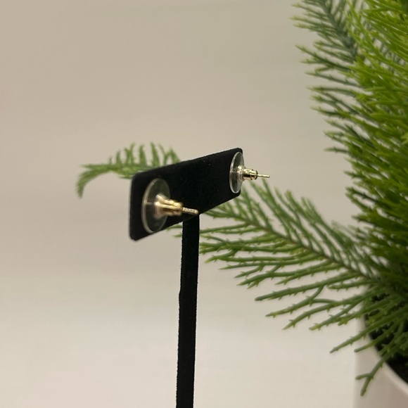 NWOT Kendra Scott Lillia Butterfly 14K Yellow
Gold Plated Stud Earrings - Picture 8 of 14